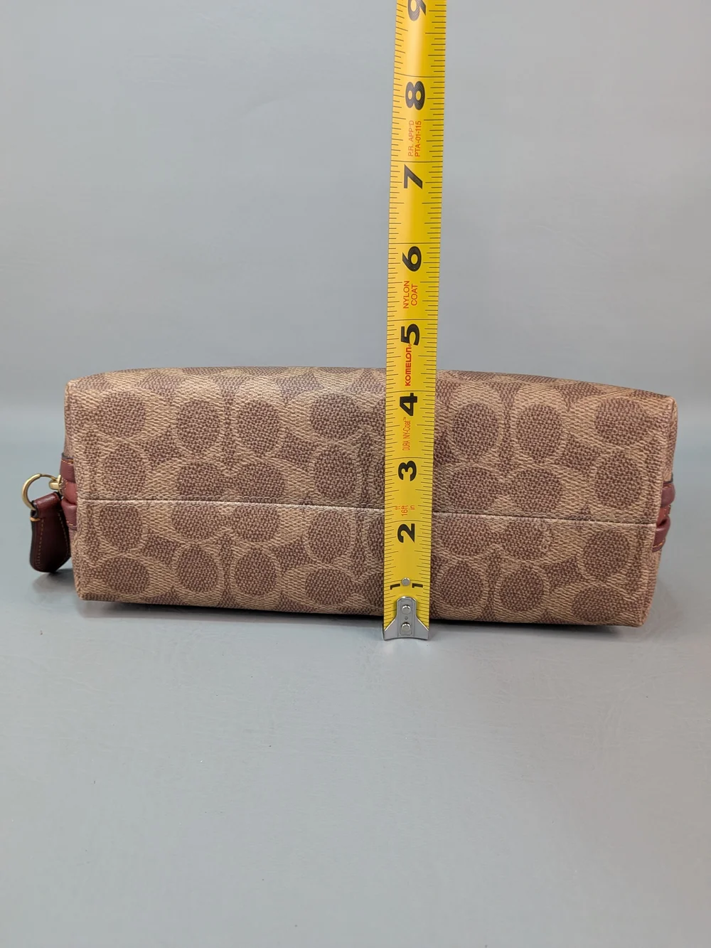 COACH Cosmetic Pouch Julienne Case 22 Coated Canvas Signature C3488 Zip Domed